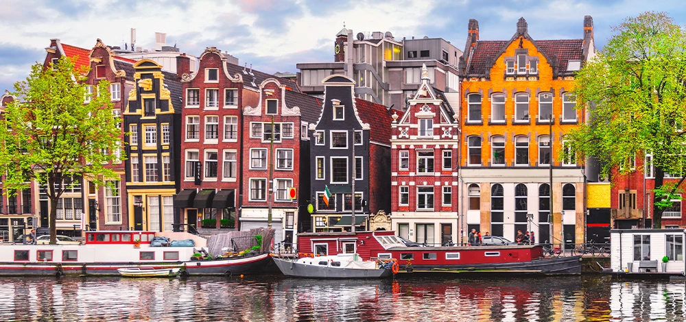 Детальніше про статтю Амстердам: Незабутнє місто для мандрівників