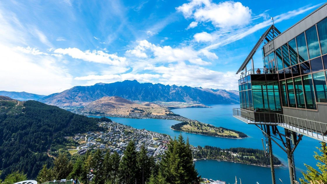 Детальніше про статтю Цікаві туристичні місця Нової Зеландії